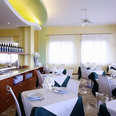 Eden Hotell 3*